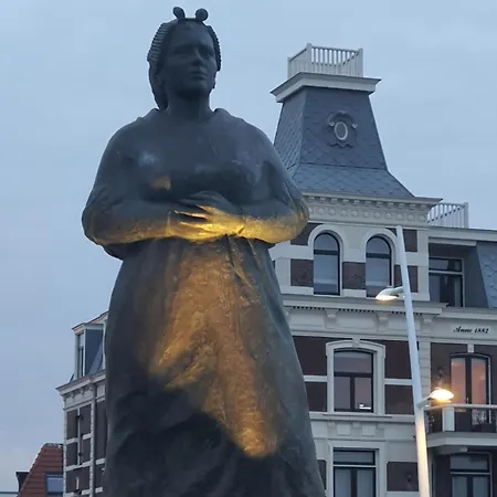 Bluebeach Scheveningen Oda ve Kahvaltı
